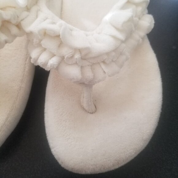 KN Cozy Ruffled Sandal/Slippers with Rubber Soul NWOT Sz 6 - Picture 4 of 8